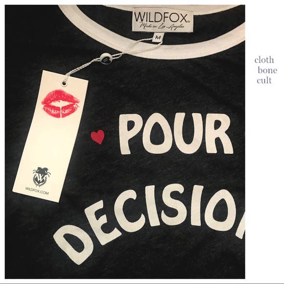 ✨NWT✨ WILDFOX 💋🦊 “Pour Decisions” T-SHIRT - Picture 6 of 6
